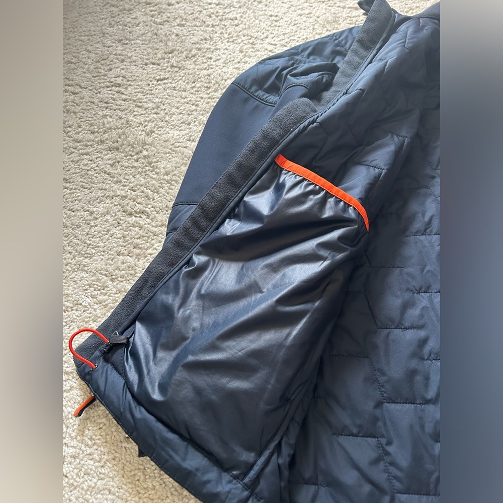 HELLY HANSEN - elegant yet casual, a great look for any occasion - Picture 11 of 12